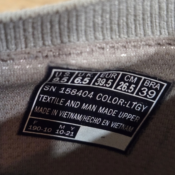 Skechers Slip On Gray Sneaker 9.5 - Picture 7 of 8